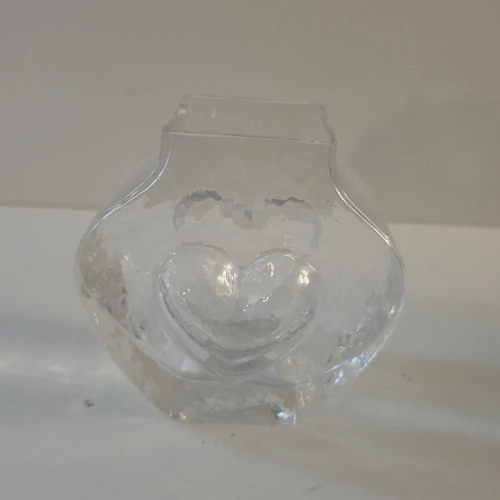 Sea Of Glasbruk Sweden Art Glass Vase Heart 4